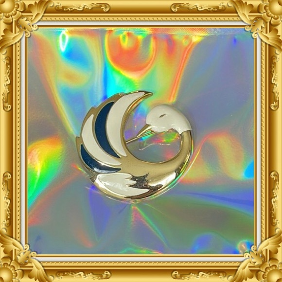 💕Beautiful Vintage Cream Blue & Gold Swan Brooch💕 - Picture 4 of 5